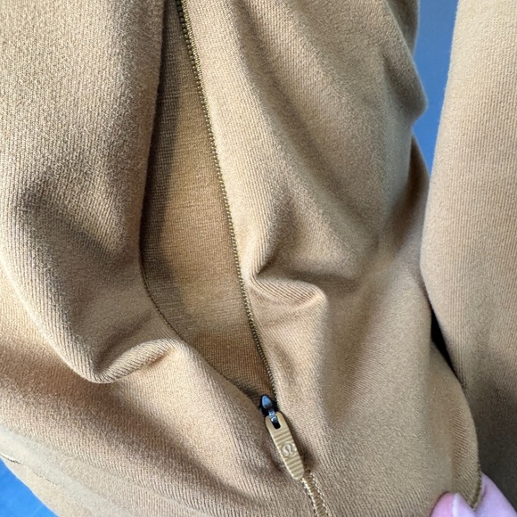 Lululemon Run Briskly 1/2 Zip Long Sleeve Top - Picture 8 of 11